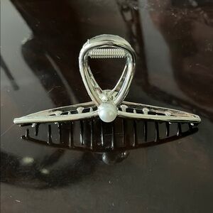 🆕 Metal Hair Clip with Faux Pearls